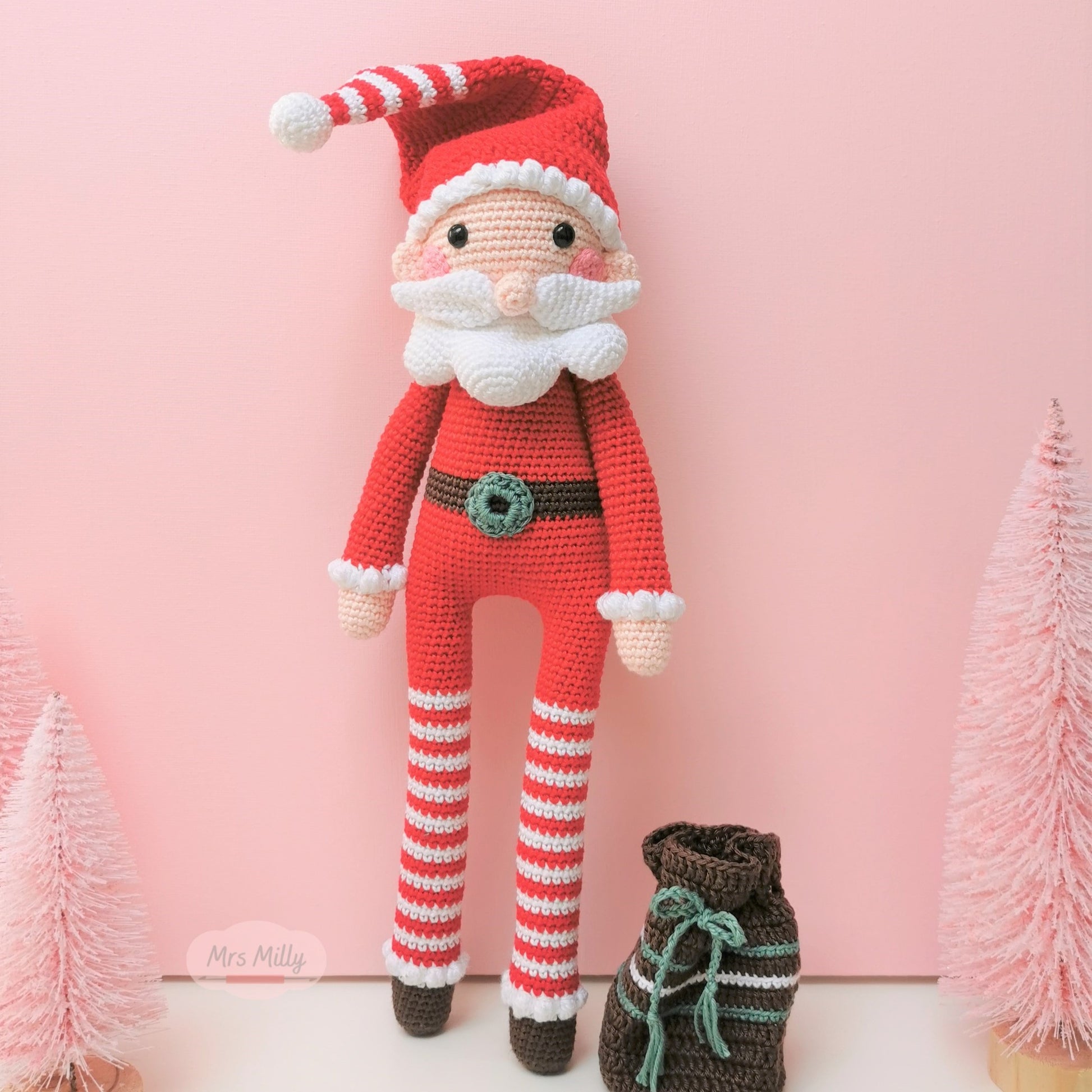 Mrs Milly - Kerstman Amigurumi Haakpatroon (Digitaal)