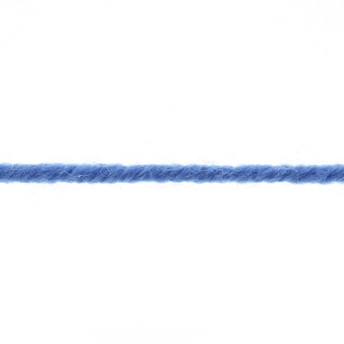 Lang Yarns Merino 120 0031 Royal - detail van de losse draad