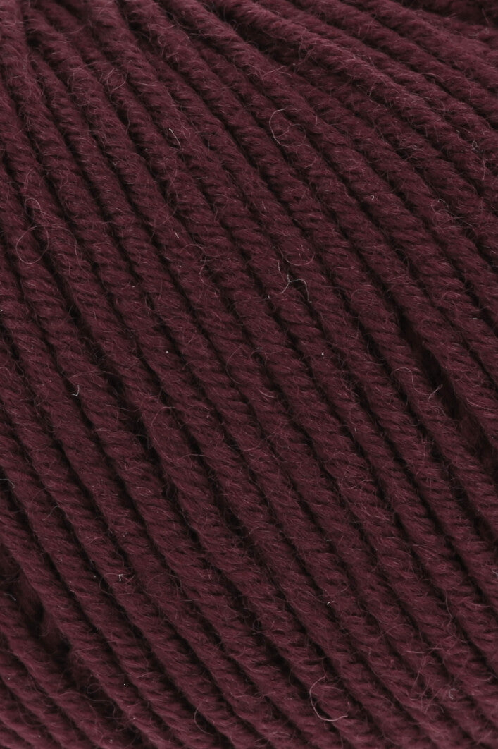Lang Yarns Merino 120 0364 Bordeaux - close-up van de garenstructuur