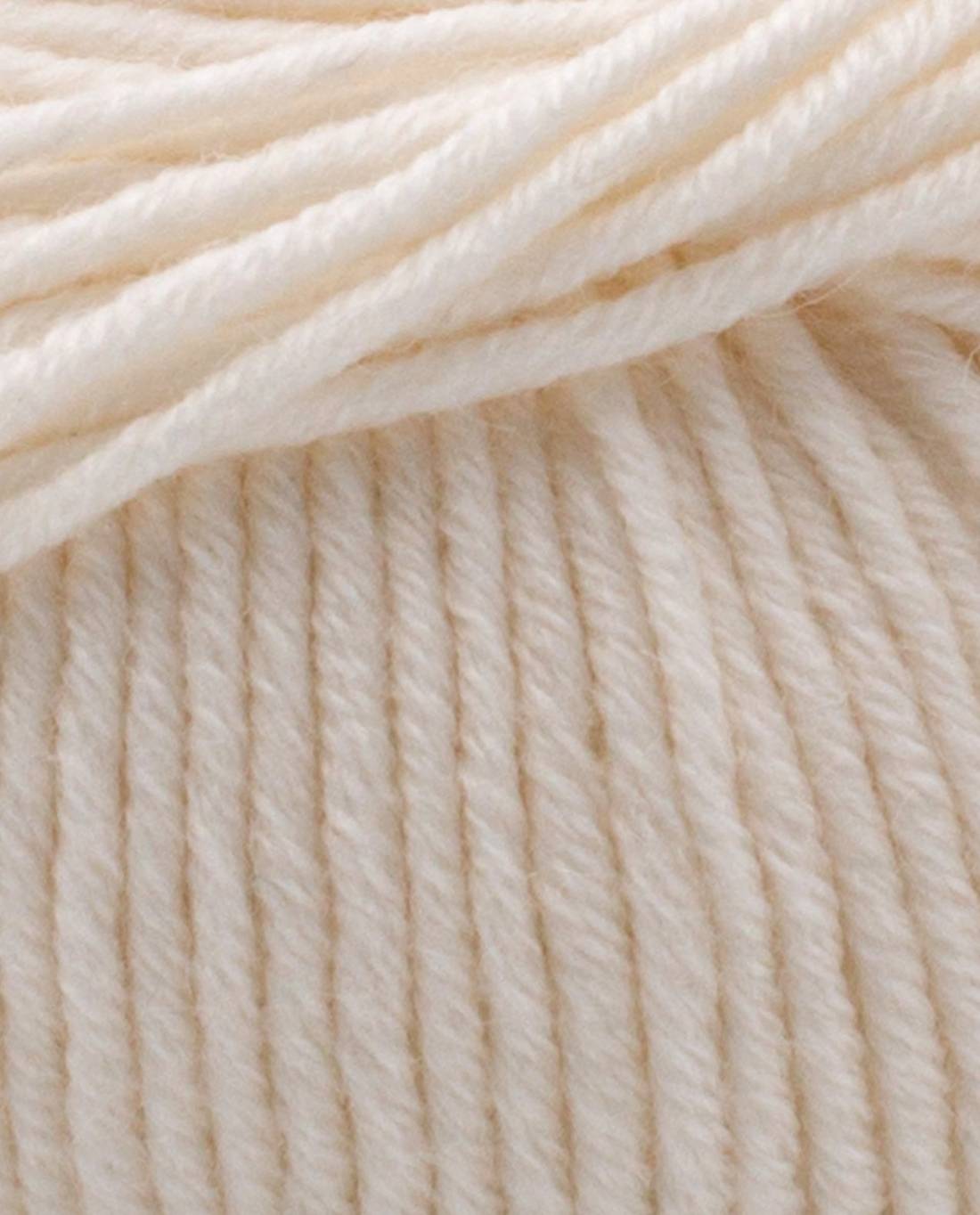 Phildar Phil Merinos 6 1359 Ecru - detail van de merinowol en draadstructuur