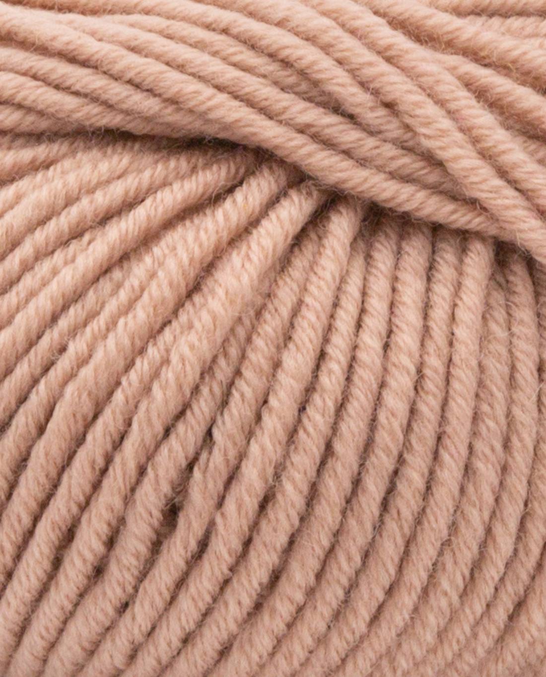 Phildar Phil Merinos 6 2483 Camel - detail van de merinowol en draadstructuur