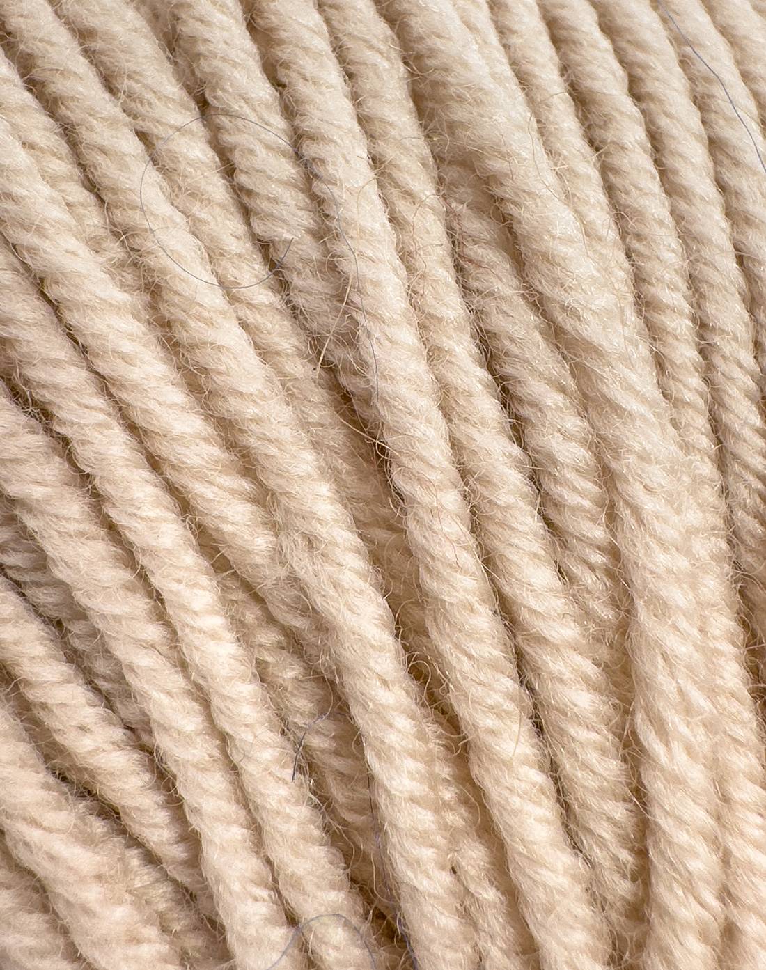 Phildar Phil Merinos 6 2541 Gazelle - detail van de merinowol en draadstructuur