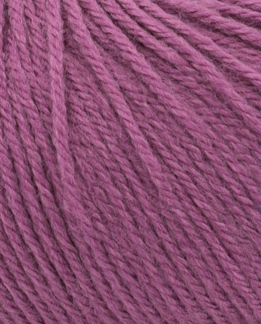 Phildar Phil Caresse 1349 Wine Red - close-up van het garen