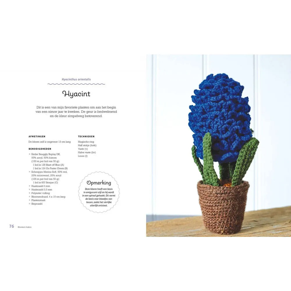 Binnenpagina uit Bloemen haken met blauwe gehaakte hyacint in een pot