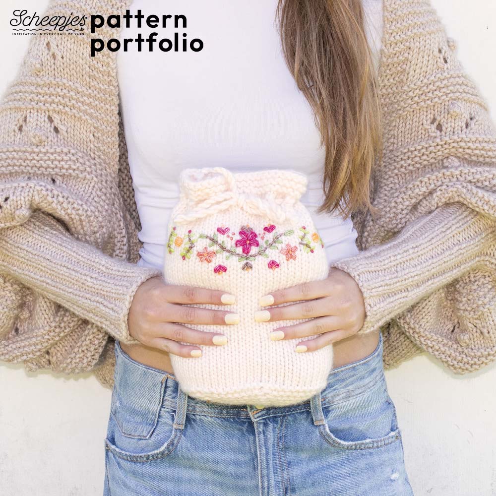 Scheepjes Pattern Portfolio Stone Washed XXL NL - Flora Pouch met kleurrijk bloemenborduurwerk