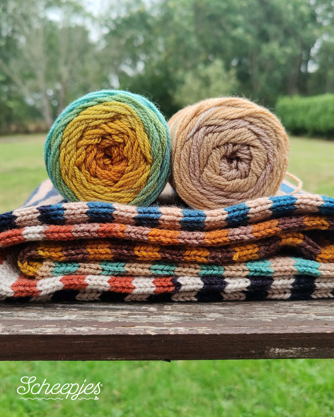 Scheepjes Colour Crafter Cake garen met gebreide strepen van de Stripey Infinity Scarf