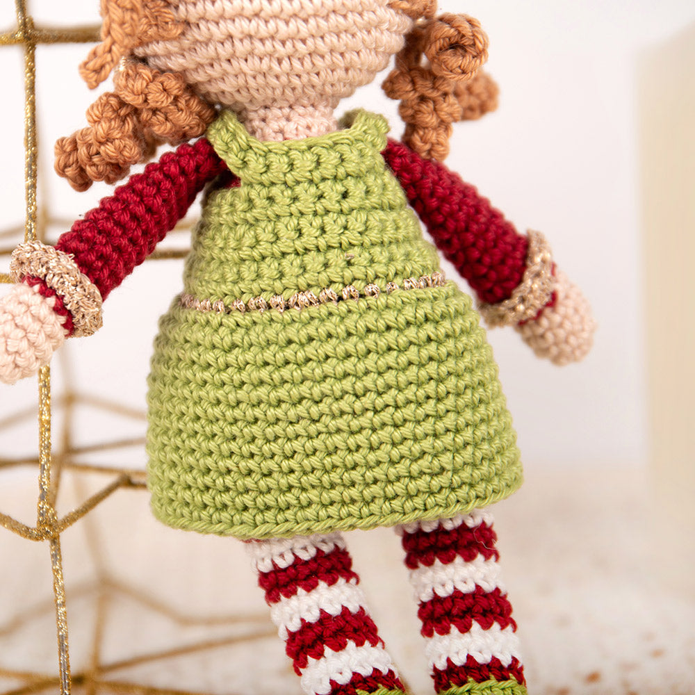 Elfie — gemaakt met Amigurimi Festival Kerst: Kerst elf Claire Garenpakket - Exclusief Patroon (2)