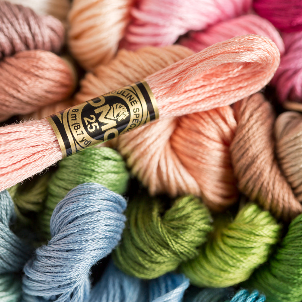 Sfeerbeeld met DMC 117MC Mouliné Spécial Borduurgaren 8m 21
