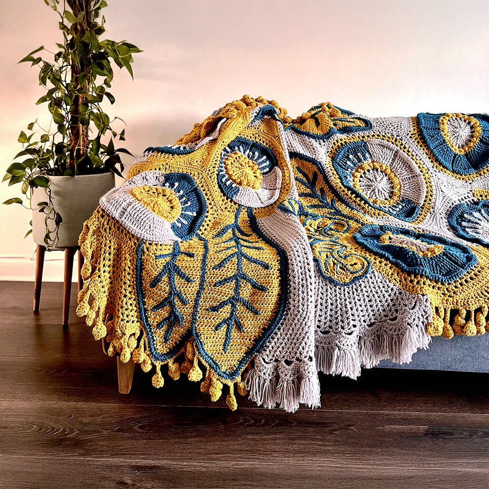 Floral blooms — gemaakt met Floral Blooms Blanket - The Queen of Loops Garenpakket