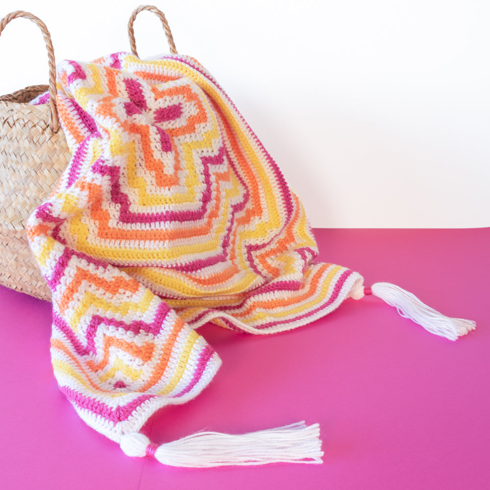 Edit — gemaakt met Haakpatroon Yarn and Colors Amazing Flower Blanket