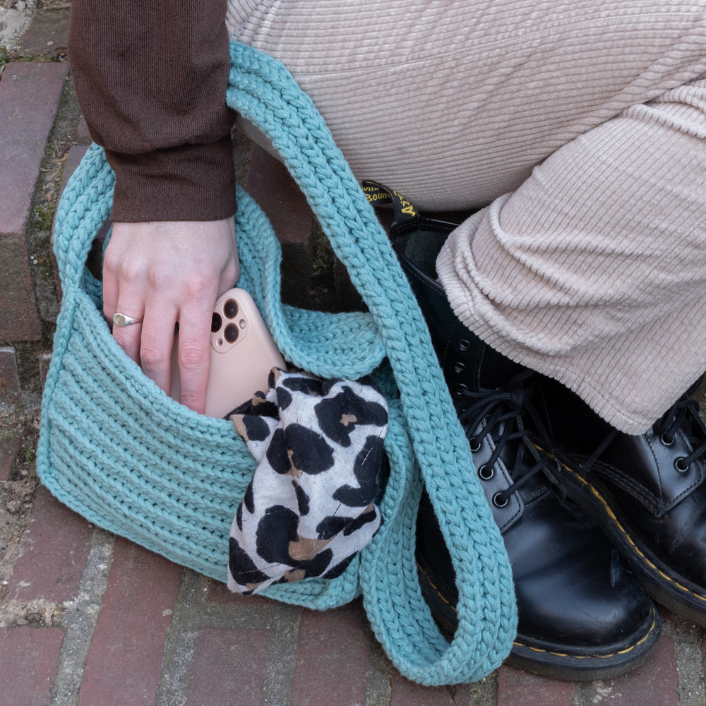 Shoulder bag — gemaakt met Haakpatroon Yarn and Colors Shoulder Bag (3)