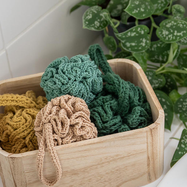 Shower pouf — gemaakt met Haakpatroon Yarn and Colors Shower Pouf