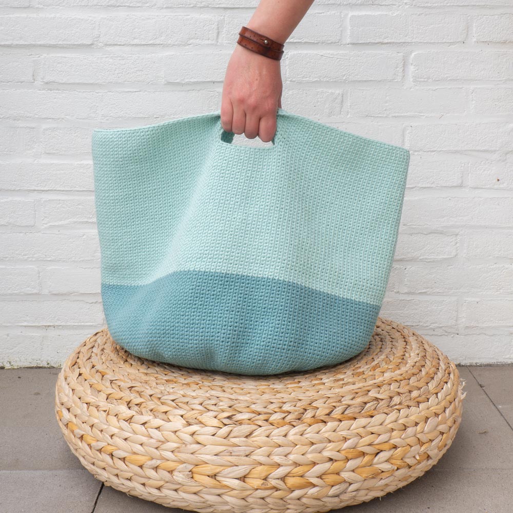 Haakpatroon Yarn and Colors Slouchy Pouch Color Block (3)