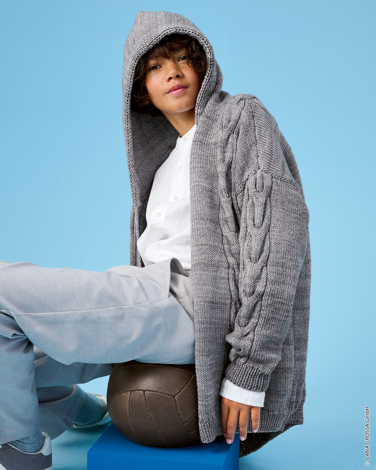 Lana Grossa Kids Nr. 15 model 16 - vest met Cool Wool Big Vintage - sfeerfoto 3