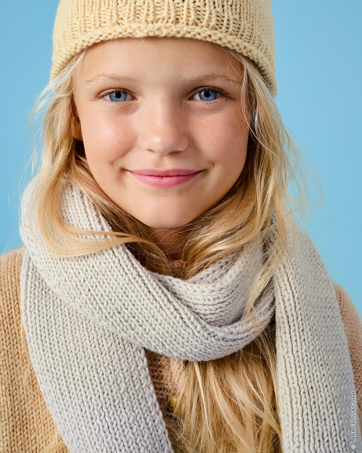 Lana Grossa Kids Nr. 15 model 23 - sjaal met Cool Wool Big - sfeerfoto 3