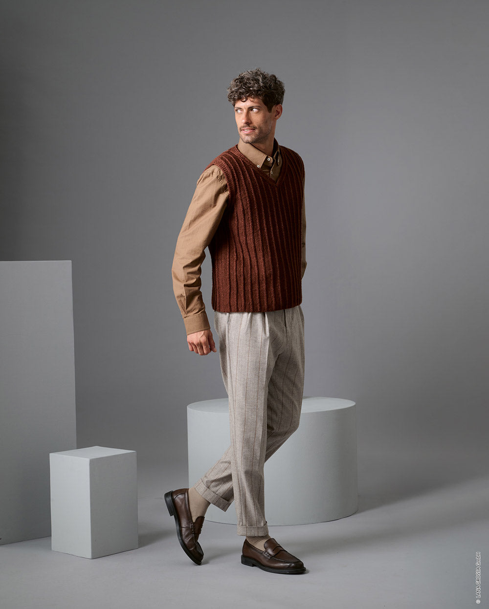 Herenmodel met slipover gemaakt met Lana Grossa Baco Bamboo - Classici 31 model 03, sfeerfoto 1