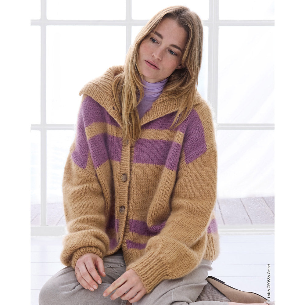 Lana Grossa Filati Journal No. 72 model 17 - camel en lila gestreept vest, gedragen