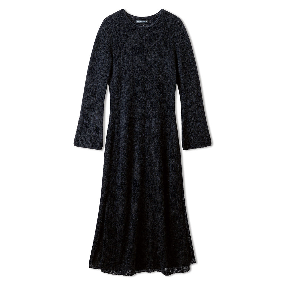 Achteraanzicht van een donker midikleid met smalle mouwen - Lana Grossa Filo Di Gio Bordeaux, sfeerfoto 9 - Lana Grossa Filo Di Gio 001 Crème