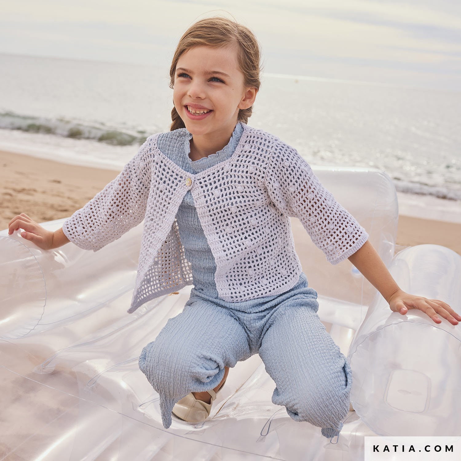 Patroon breien haken kinderen jas lente zomer katia — gemaakt met Katia Kinderen Magazine No. (26)