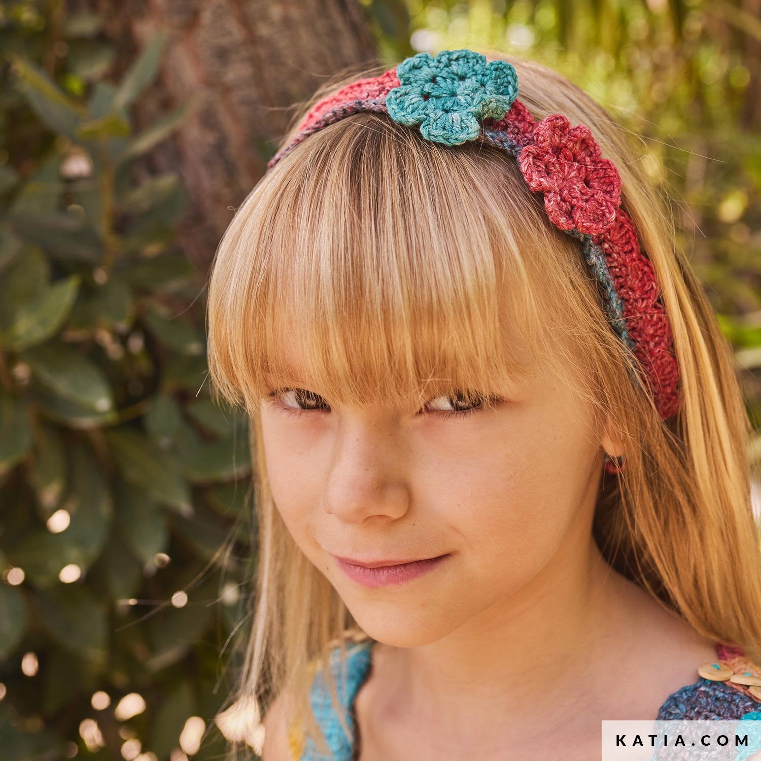 Patroon breien haken kinderen slabbetje lente zomer katia — gemaakt met Katia Kinderen Magazine No. (3)
