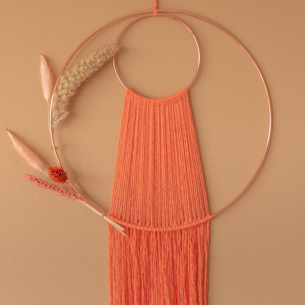 Waterfall wall hanging — gemaakt met Macramé Patroon Yarn and Colors Waterfall Wall Hanging (4)
