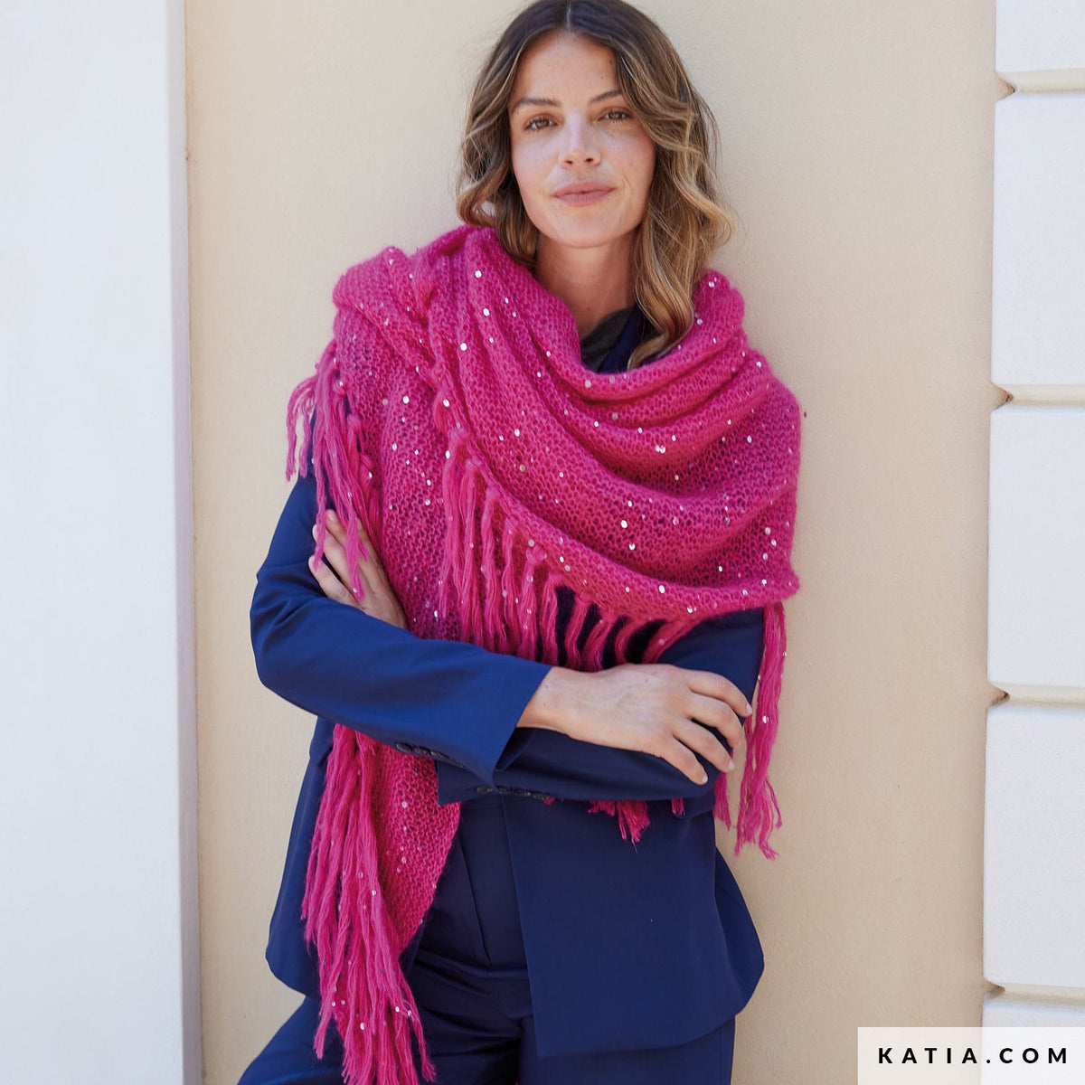 Katia Silky Mohair Paillettes 211 Fuchsia - Concept by Katia Bijoux model 10, roze stola met pailletten