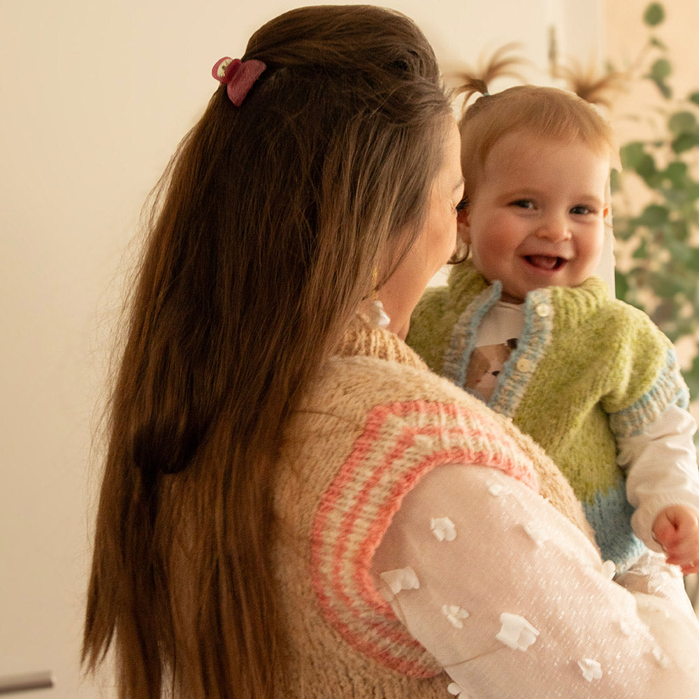 Piuma mini me — gemaakt met Piuma Mini & Me vest (Volwassenen) Garen- en Breipakket (7)
