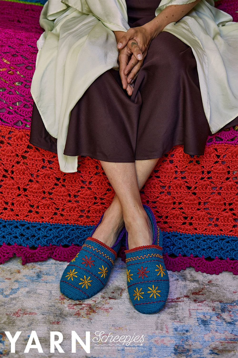Scheepjes yarn bookazine romance boudoir slippers by liz bar — gemaakt met Scheepjes YARN Bookazine