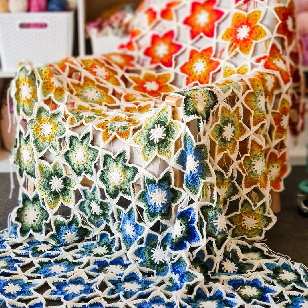Resilience in bloom cal garenpakket — gemaakt met Stylecraft Special DK Alle Kleuren Pakket