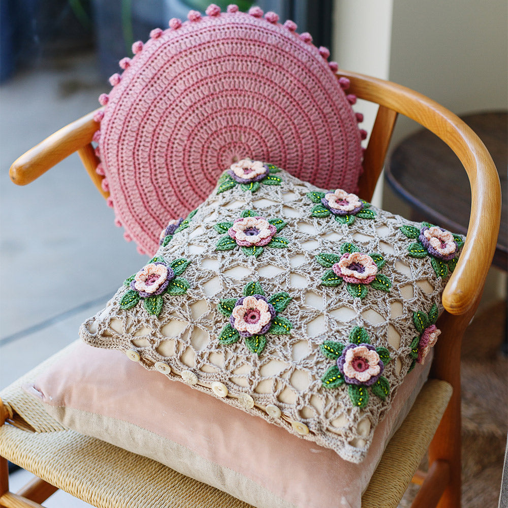 Stylecraft zomerkussen haakpakket — gemaakt met The Perfect Summer Crochet Gertrude Haakpakket (2)