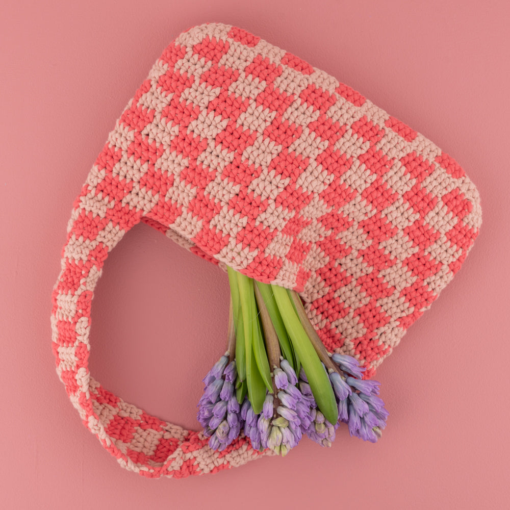 Checkered bag — gemaakt met Yarn and Colors Checkered Bag Haakpakket (3)