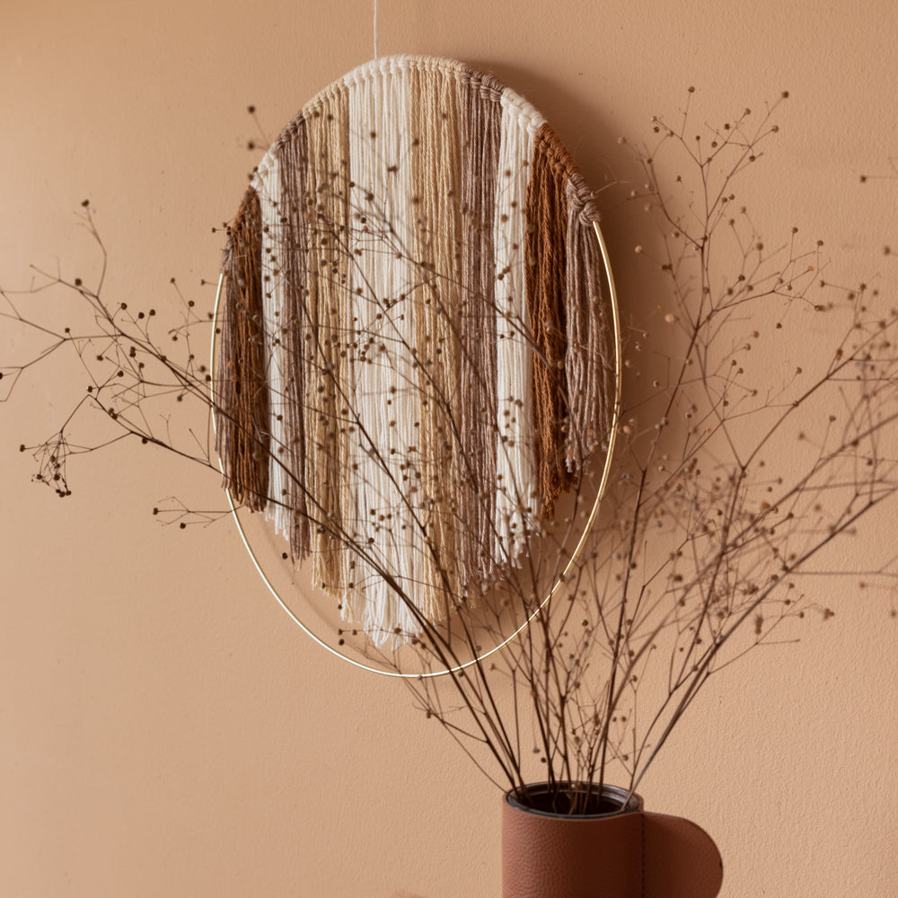 Rainbow in hoop wall hanging — gemaakt met Yarn and Colors Rainbow in a Hoop Wall Hanging Macramé Pakket (2)