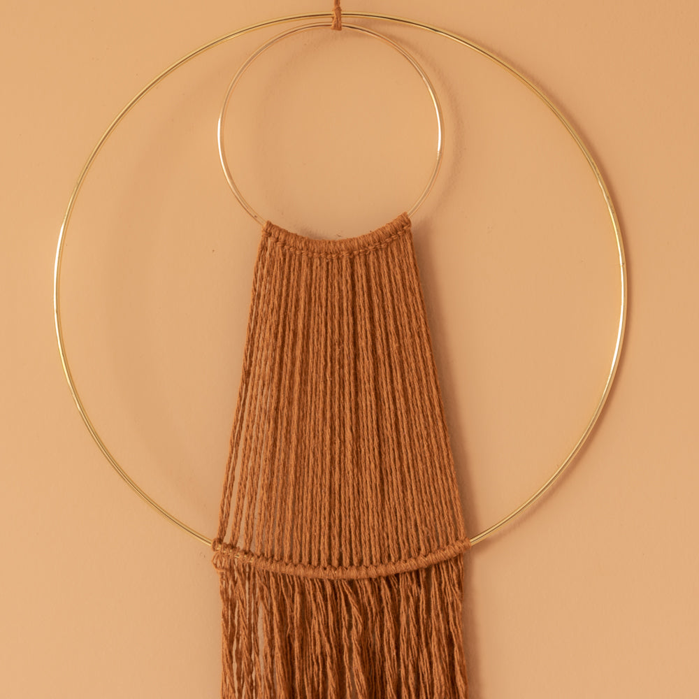 Waterfall wall hanging — gemaakt met Yarn and Colors Waterfall Wall Hanging Macramé Pakket