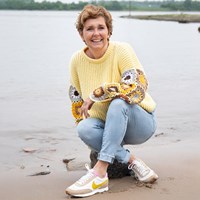 Strickpullover mit gehäkelten Granny Ärmeln Gelb M/L