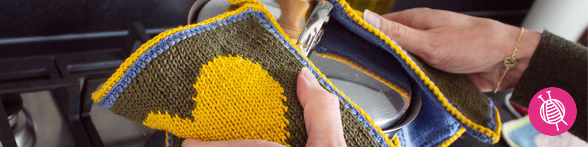 Topflappen mit Herz stricken - gratis Anleitung von Wollplatz.de