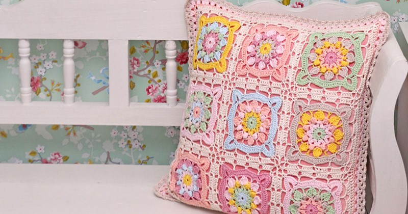 Frühlingssquare Kissen häkeln aus byClaire Cotton