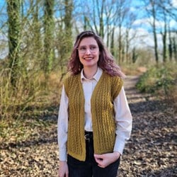 Goldenrod Waistcoat Häkelset - It's Annemade