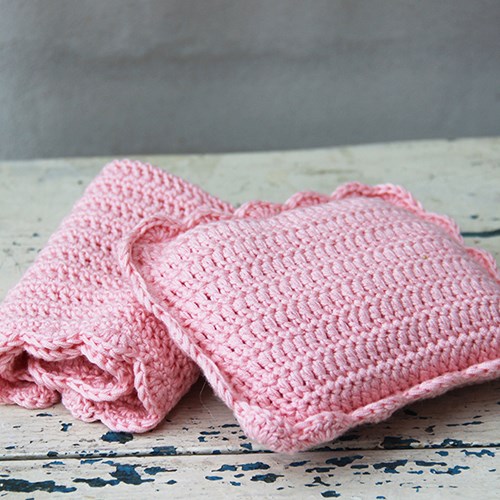 Go Handmade Häkelanleitung Teddy mit Decke und Kissen Rosa-3