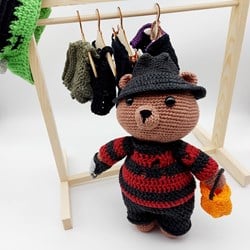 Häkelanleitung Ted im Halloween-Fieber