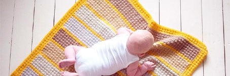 Moderne Babydecke häkeln aus Yarn and Colors Super Charming