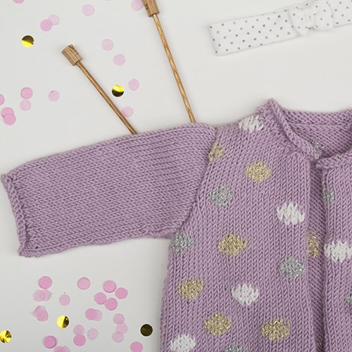 Strickanleitung Gepunktete Babystrickjacke-2