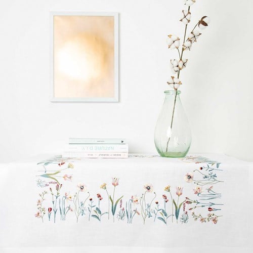 Rico Frühlingswiese Tischdecke Stickpaket