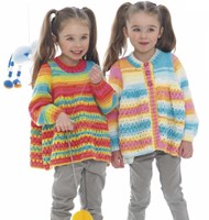 Strickanleitung Stylecraft Wondersoft Merry Go Round DK No. 8969 Mädchen Jacke und Pullover