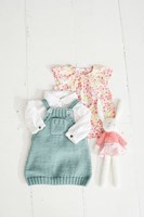 Breipatroon Stylecraft Bambino DK No. 9504 Baby pinafores