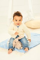 Strickanleitung  Stylecraft Bambino DK No. 9760 Baby Strickjacke mit Zopfmuster-3