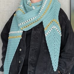 Häkelanleitung Yarn and Colors Asymmetrical Scarf