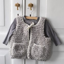 Hugg Kinderweste Strickpaket 1 Grey 6/12 maanden