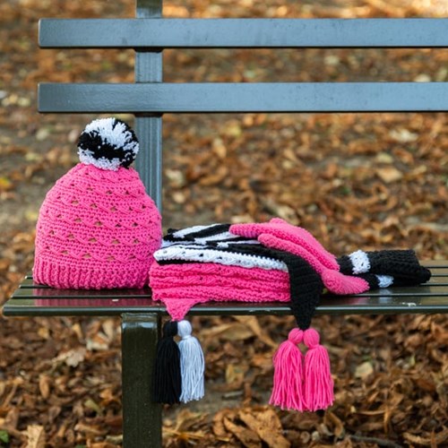 Häkelanleitung Yarn and Colors Black White and Bright Hat-3