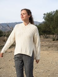 Katia Alpacotton Natural Colors Pullovergarn mit V-Ausschnitt und Strickpaket