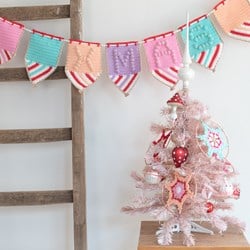 Yarn and Colors Colorful Christmas Bunting Häkelpaket